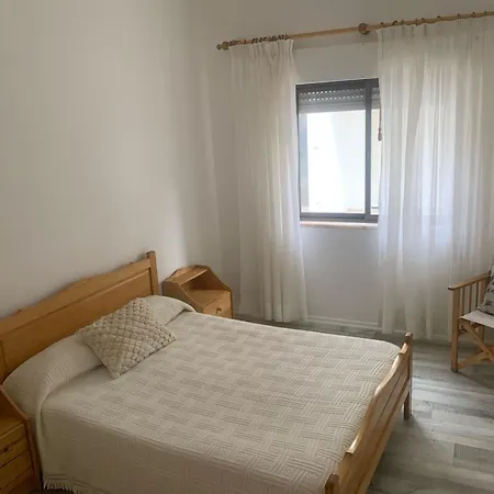 Pedrogao Apartamento *